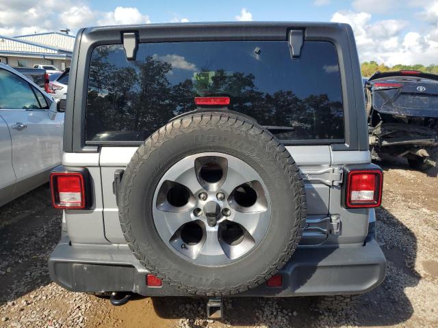 1C4HJXEG7JW118446 - 2018 JEEP WRANGLER U SAHARA Gümüş foto 6