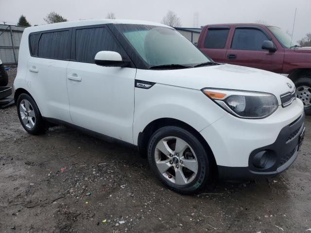 KNDJN2A29H7434096 - 2017 KIA SOUL WHITE photo 4