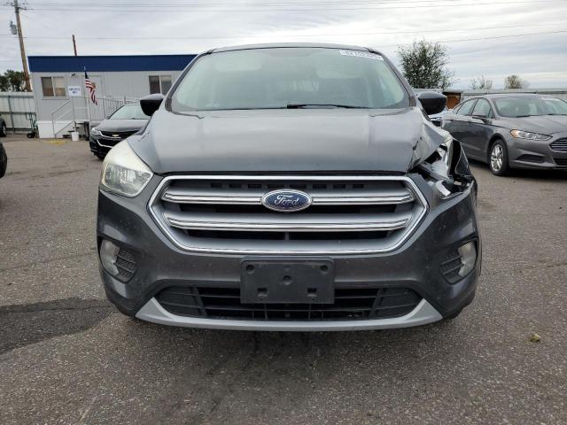 1FMCU0GD8HUC81765 - 2017 FORD ESCAPE SE GRAY photo 5