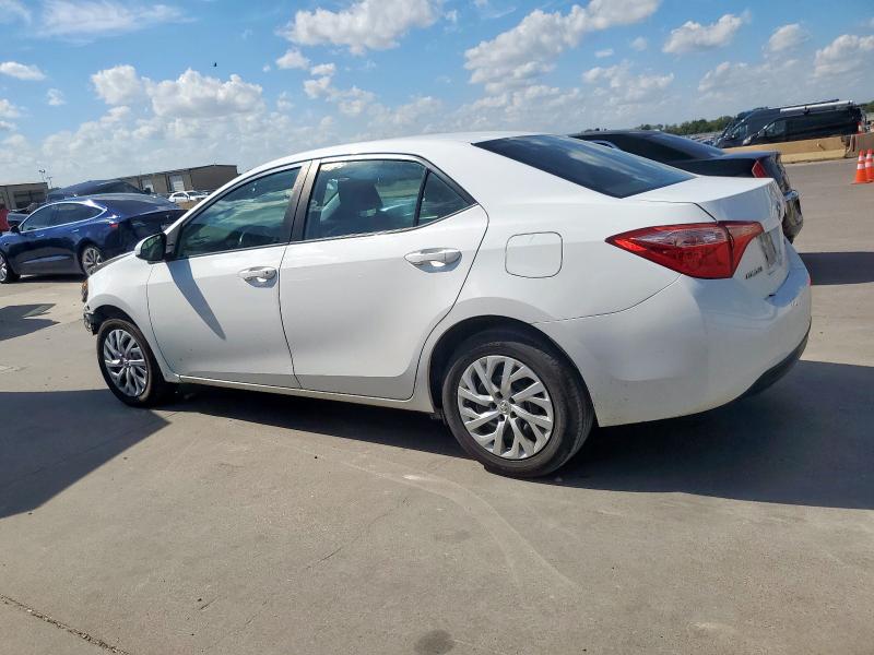 5YFBURHE8JP849818 - 2018 TOYOTA COROLLA L WHITE photo 2