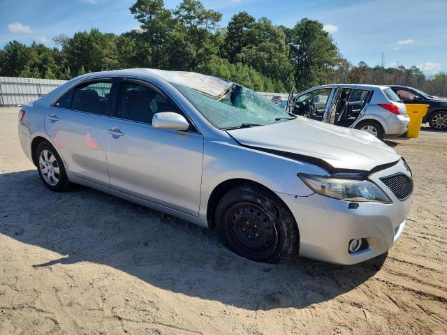 4T1BF3EK9BU230842 - 2011 TOYOTA CAMRY BASE Արծաթագույն լուսանկար 4