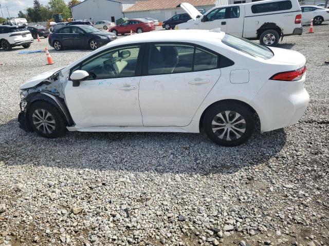 JTDEAMDE1N3003379 - 2022 TOYOTA COROLLA LE WHITE photo 2