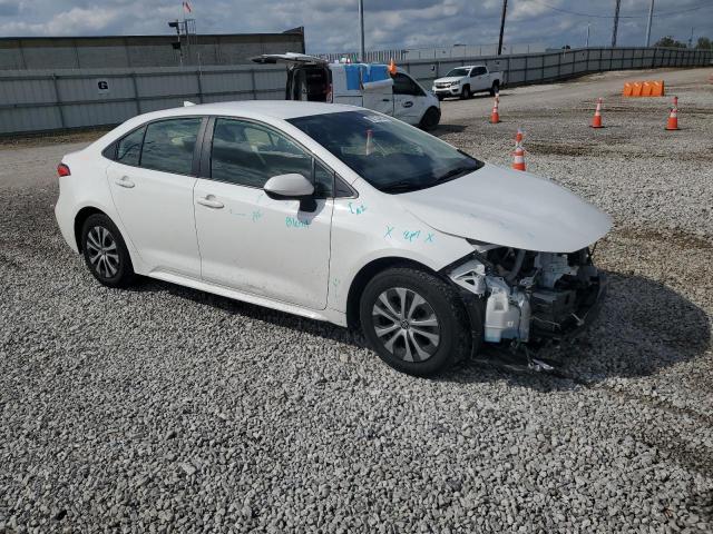 JTDEAMDE1N3003379 - 2022 TOYOTA COROLLA LE WHITE photo 4