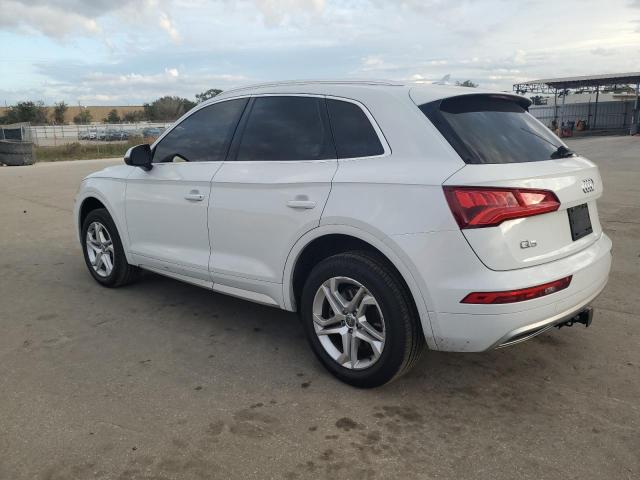 WA1ANAFY6K2114224 - 2019 AUDI Q5 PREMIUM WHITE photo 2