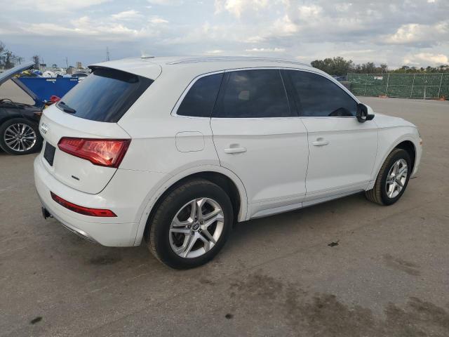 WA1ANAFY6K2114224 - 2019 AUDI Q5 PREMIUM WHITE photo 3