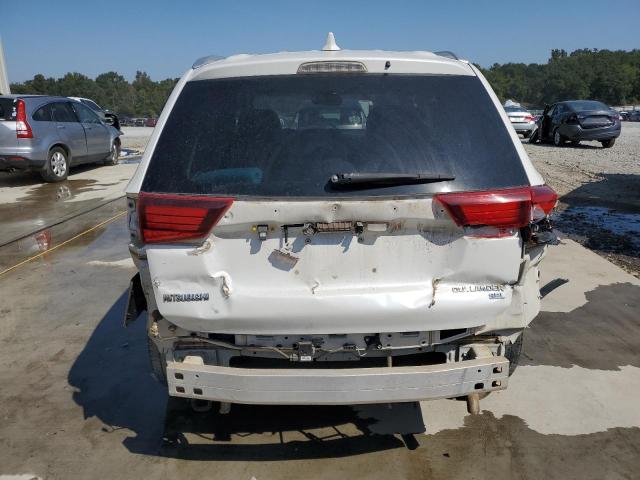 JA4AD3A34HZ035371 - 2017 MITSUBISHI OUTLANDER SE WHITE photo 6