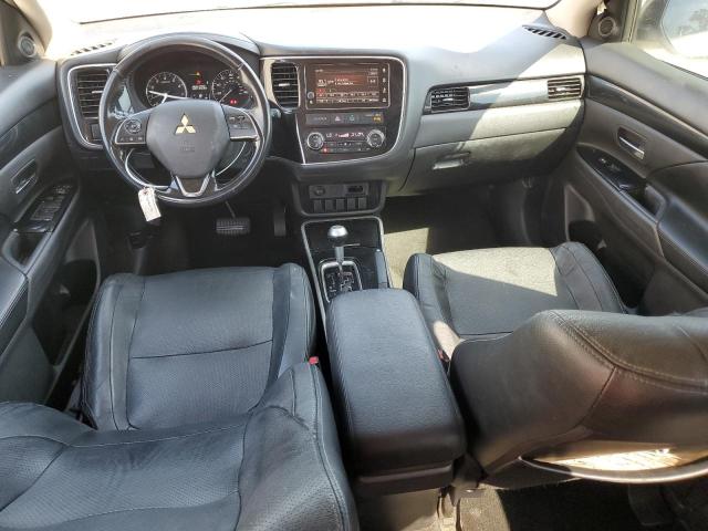 JA4AD3A34HZ035371 - 2017 MITSUBISHI OUTLANDER SE WHITE photo 8