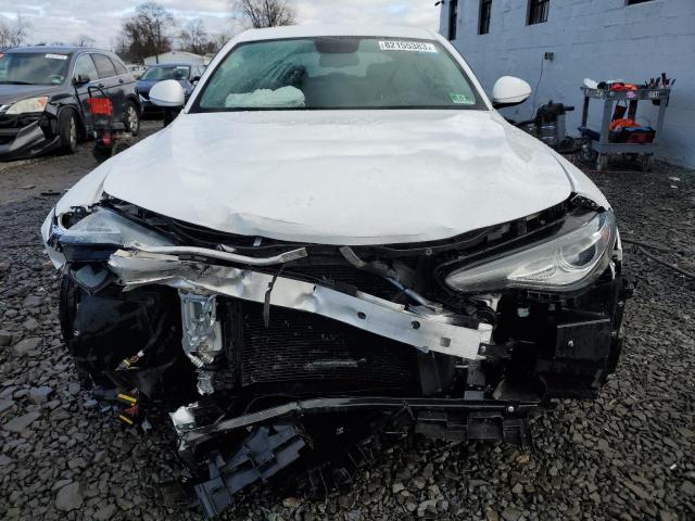 ZARFAEDN6H7540276 - 2017 ALFA ROMEO GIULIA Q4 თეთრი ფოტო 5