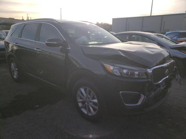 5XYPG4A37HG257446 - 2017 KIA SORENTO LX CHARCOAL photo 4