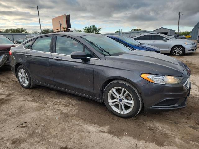 3FA6P0H71JR104611 - 2018 FORD FUSION SE 灰色 照片 4