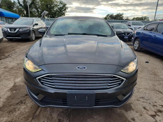 3FA6P0H71JR104611 - 2018 FORD FUSION SE 灰色 照片 5