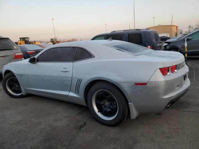 2G1FE1ED1B9121215 - 2011 CHEVROLET CAMARO LS SILVER photo 2