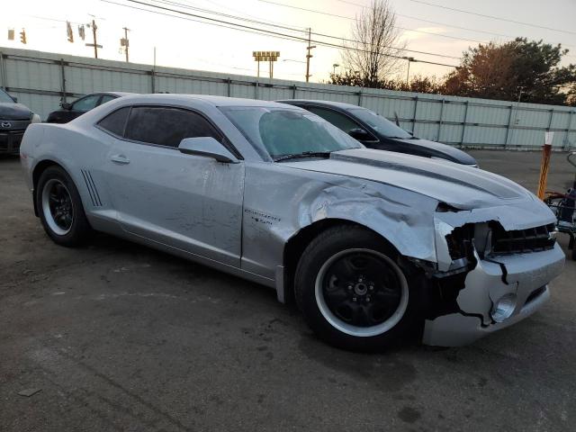 2G1FE1ED1B9121215 - 2011 CHEVROLET CAMARO LS SILVER photo 4