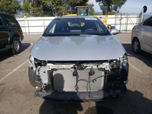 JTNK4RBE8K3013618 - 2019 TOYOTA COROLLA SE SILVER photo 5