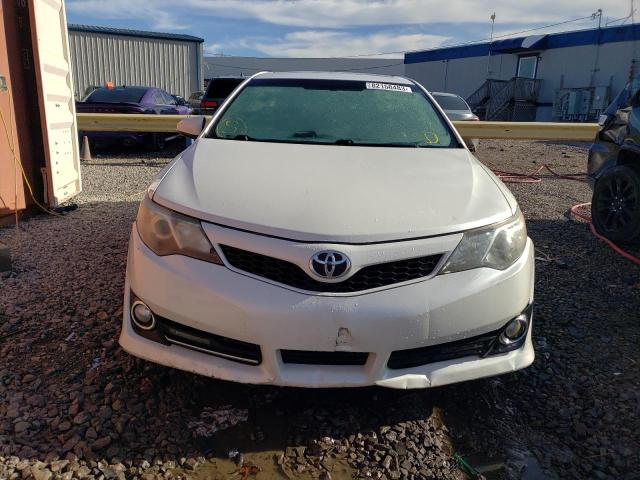 4T1BF1FKXCU620482 - 2012 TOYOTA CAMRY BASE WHITE photo 5