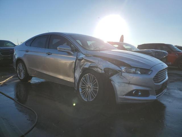 3FA6P0HDXER168545 - 2014 FORD FUSION SE SILVER photo 4