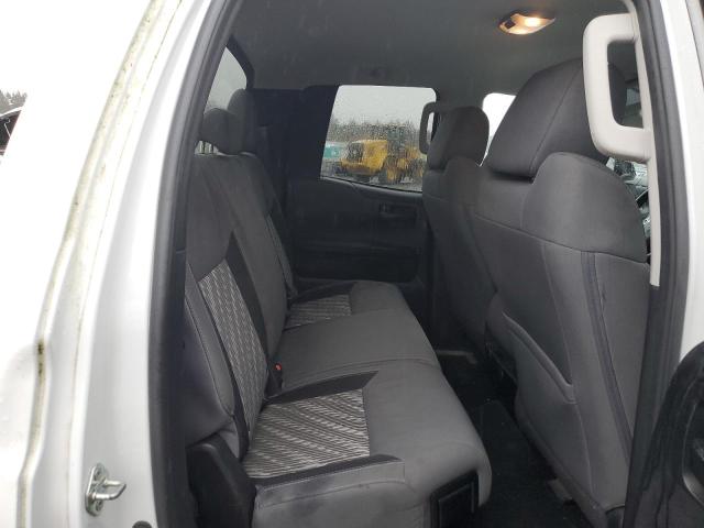 5TFCY5F11KX024398 - 2019 TOYOTA TUNDRA DOUBLE CAB SR/SR5 WHITE photo 10