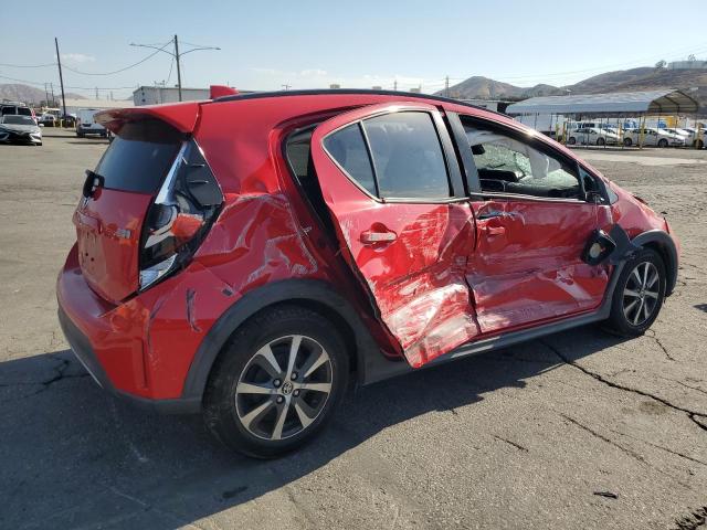 JTDKDTB37J1599254 - 2018 TOYOTA PRIUS C წითელი ფოტო 3