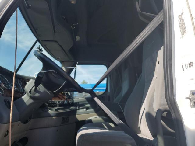 3AKJGLDRXKDKF5859 - 2019 FREIGHTLINER CASCADIA 1 Սպիտակ լուսանկար 5