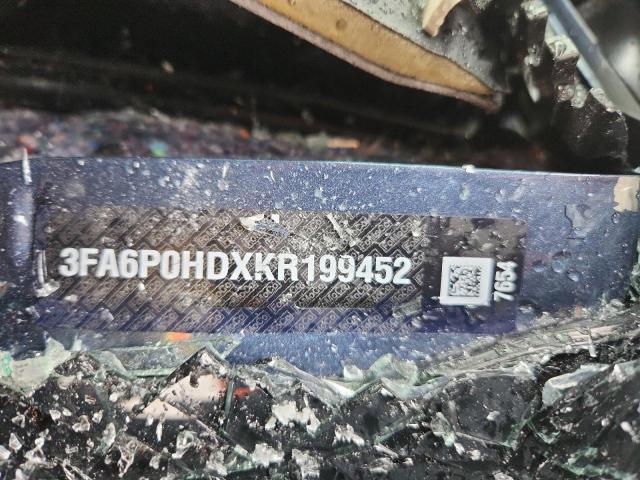 3FA6P0HDXKR199452 - 2019 FORD FUSION SE BLUE photo 13