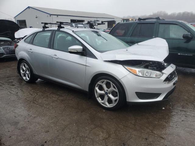 1FADP3F26FL216794 - 2015 FORD FOCUS SE SILVER photo 4