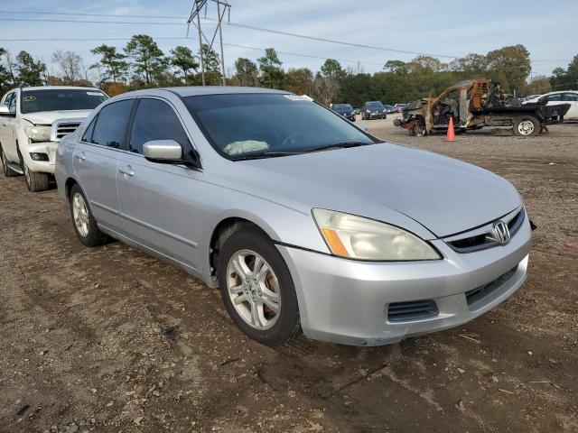 1HGCM56316A055688 - 2006 HONDA ACCORD SE SILVER photo 4