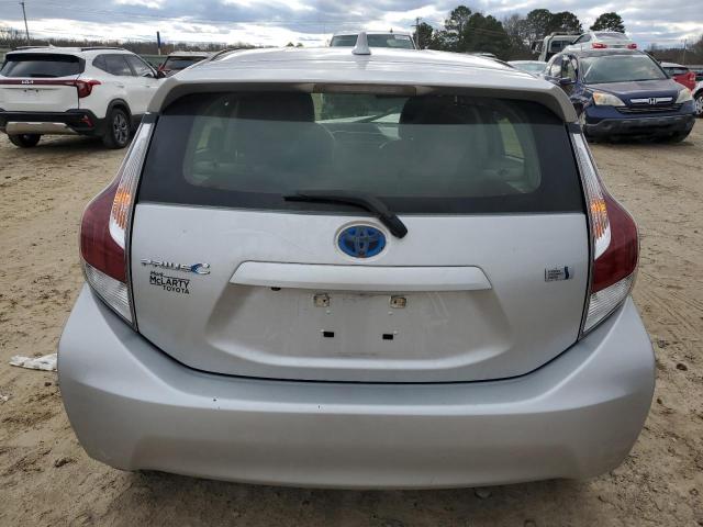 JTDKDTB30G1129527 - 2016 TOYOTA PRIUS C SILVER photo 6