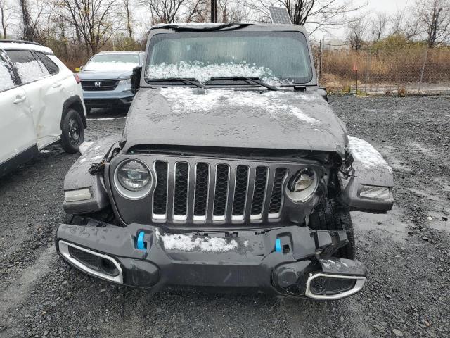 1C4JJXP68NW222567 - 2022 JEEP WRANGLER U SAHARA 4XE GRAY photo 5