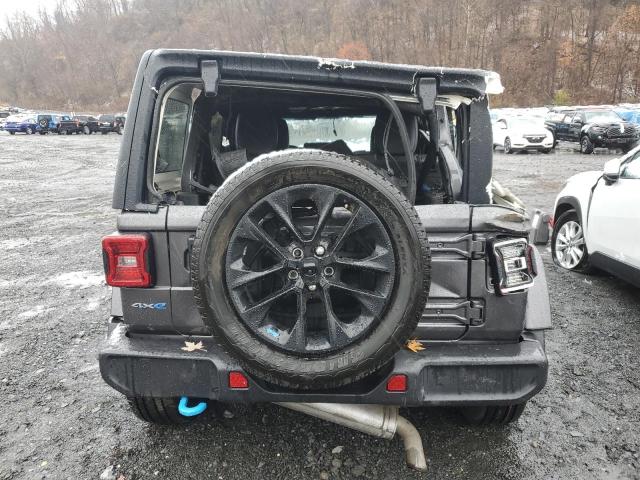 1C4JJXP68NW222567 - 2022 JEEP WRANGLER U SAHARA 4XE GRAY photo 6
