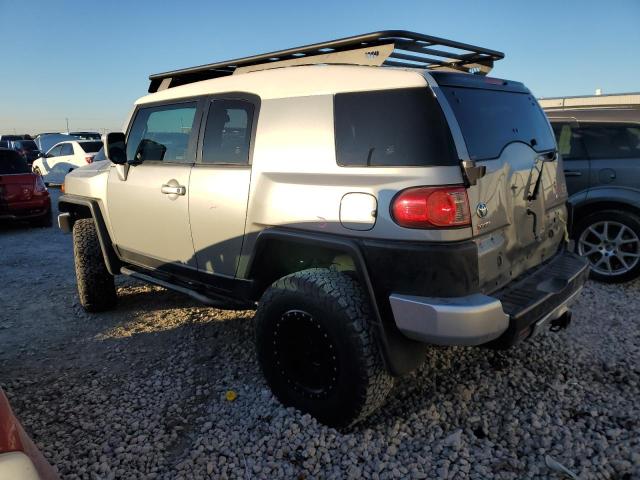 JTEBU4BF8AK097102 - 2010 TOYOTA FJ CRUISER SILVER photo 2