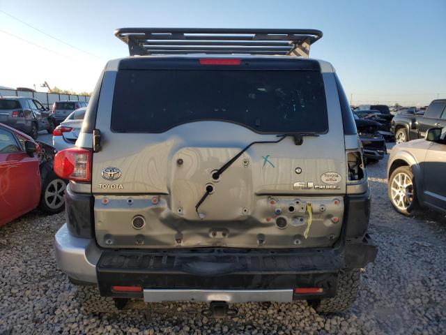 JTEBU4BF8AK097102 - 2010 TOYOTA FJ CRUISER SILVER photo 6