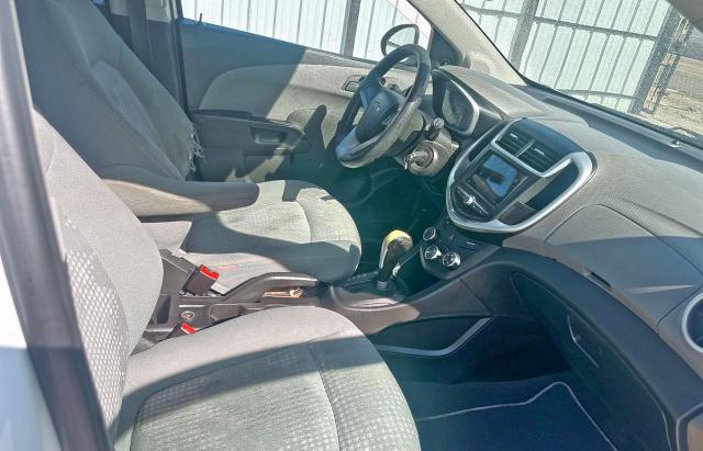 1G1JG6SH9J4110845 - 2018 CHEVROLET SONIC WHITE photo 5