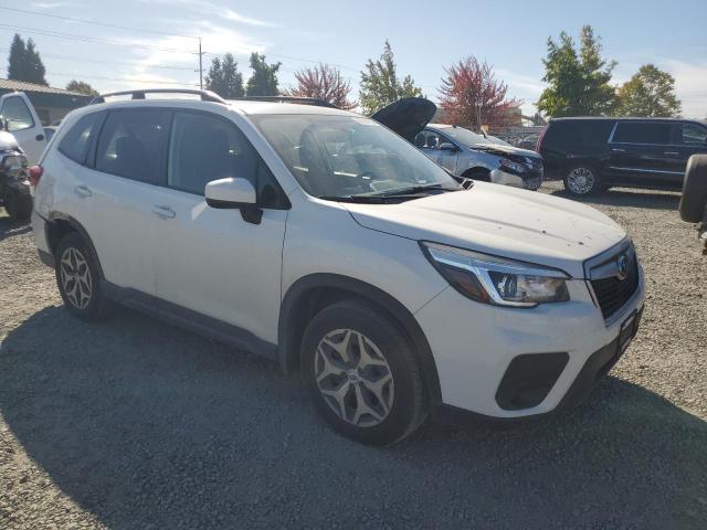 JF2SKAGC6KH415001 - 2019 SUBARU FORESTER PREMIUM Weiß Foto 4
