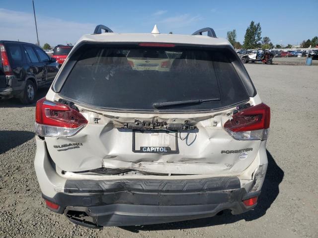 JF2SKAGC6KH415001 - 2019 SUBARU FORESTER PREMIUM Weiß Foto 6