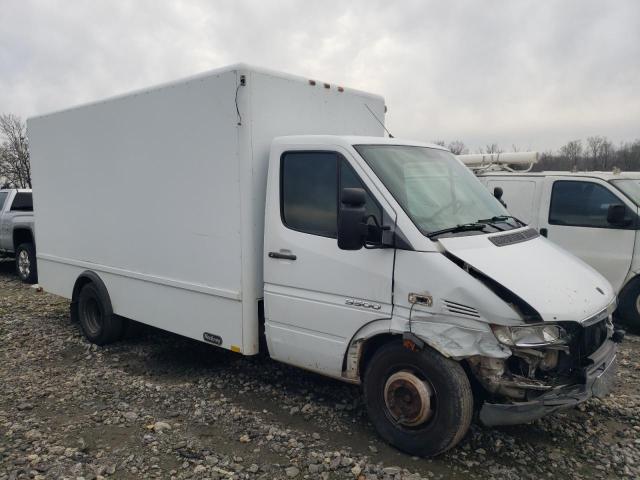 WDXPD944865947019 - 2006 DODGE SPRINTER 3500 WHITE photo 4