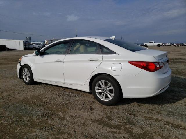 5NPEB4AC6DH571520 - 2013 HYUNDAI SONATA GLS WHITE photo 2