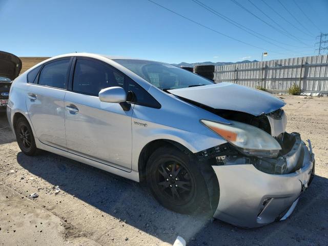 JTDKN3DU4D5550139 - 2013 TOYOTA PRIUS ვერცხლისფერი ფოტო 4