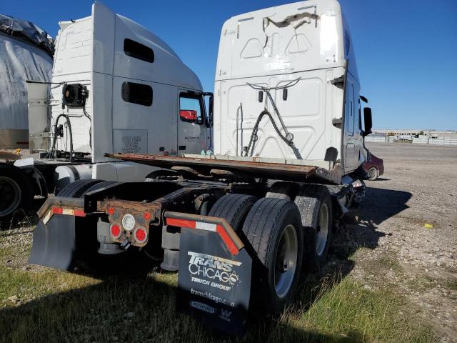 3AKJHHDR3JSJX7417 - 2018 FREIGHTLINER CASCADIA 126 WHITE photo 4