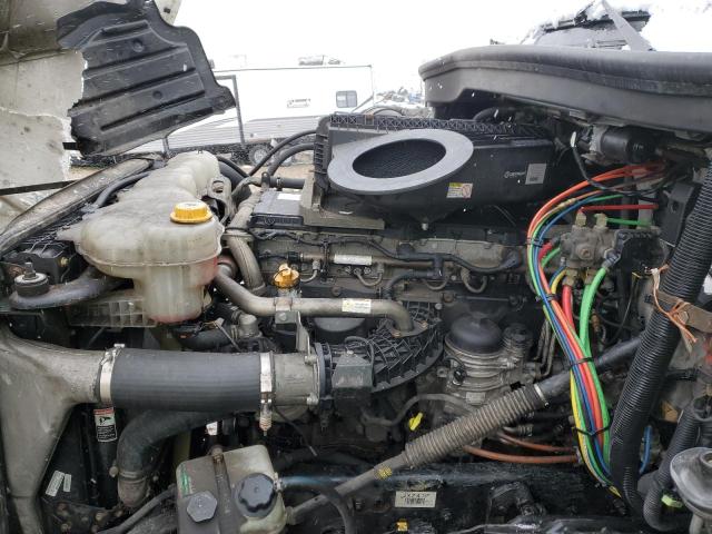 3AKJHHDR3JSJX7417 - 2018 FREIGHTLINER CASCADIA 126 WHITE photo 7