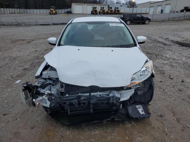 1FADP3F29DL210145 - 2013 FORD FOCUS SE WHITE photo 5