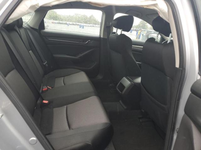 1HGCV1F10JA227819 - 2018 HONDA ACCORD LX SILVER photo 10