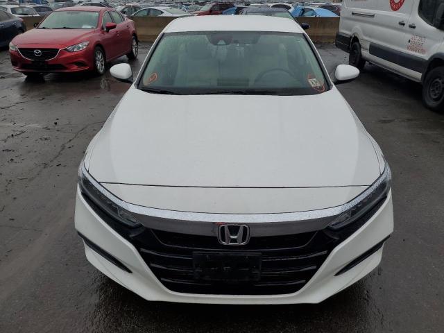 1HGCV1F11JA256035 - 2018 HONDA ACCORD LX WHITE photo 5