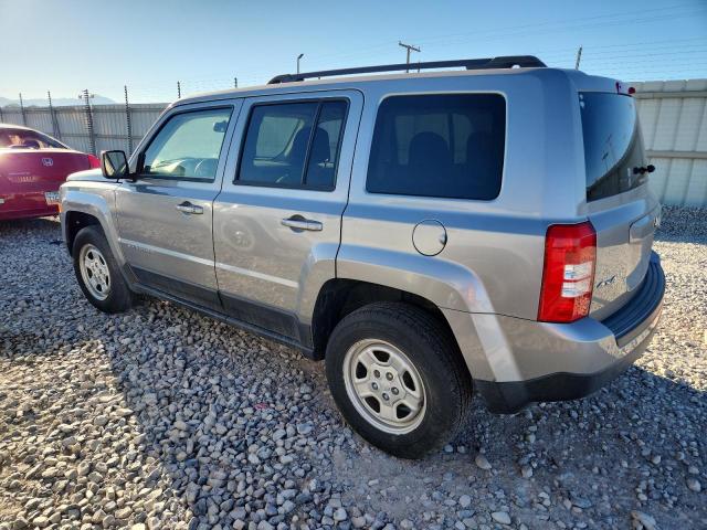 1C4NJRBB4GD549712 - 2016 JEEP PATRIOT SPORT Silber Foto 2