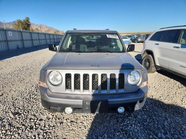 1C4NJRBB4GD549712 - 2016 JEEP PATRIOT SPORT Silber Foto 5
