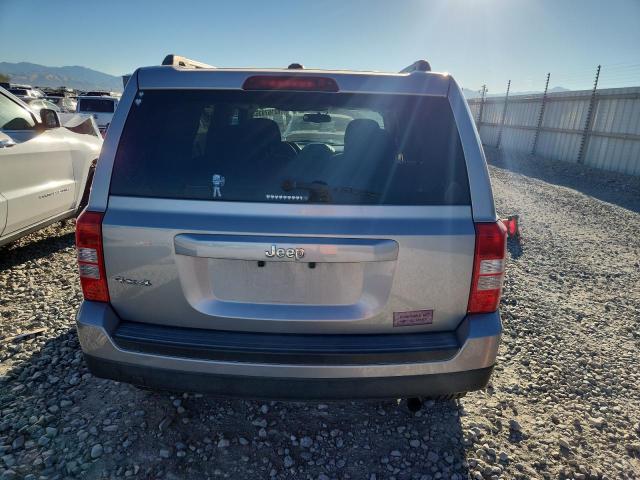 1C4NJRBB4GD549712 - 2016 JEEP PATRIOT SPORT Silber Foto 6