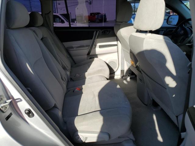 5TDZK3EHXAS003469 - 2010 TOYOTA HIGHLANDER SILVER photo 11