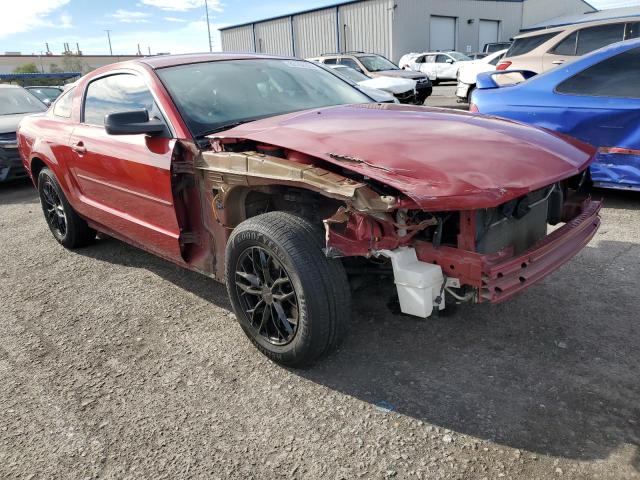 1ZVHT80N085209268 - 2008 FORD MUSTANG RED photo 4