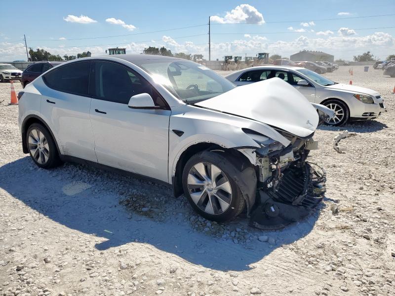 7SAYGDEE9RA289842 - 2024 TESLA MODEL Y 白色 照片 4