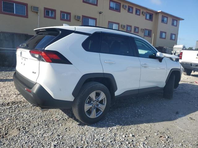 2T3W1RFV2PC226837 - 2023 TOYOTA RAV4 XLE WHITE photo 3