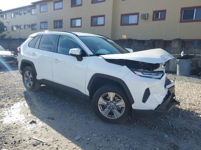 2T3W1RFV2PC226837 - 2023 TOYOTA RAV4 XLE WHITE photo 4